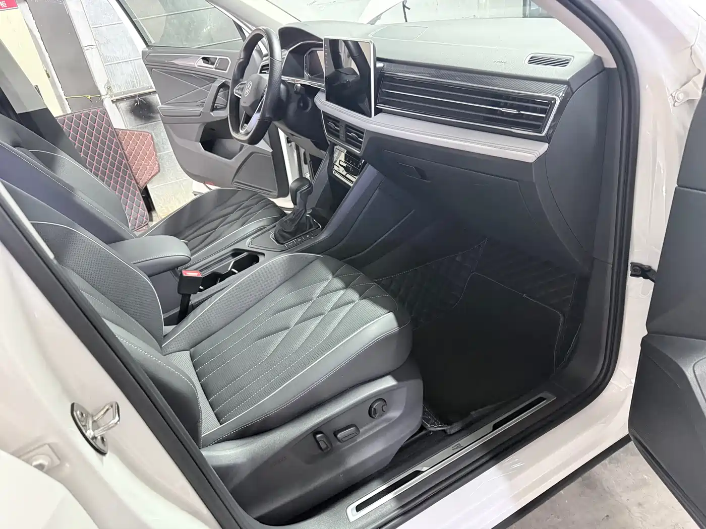 Volkswagen Tiguan L 2022 330TSI Auto 2WD R-Line Premium Edition фото 21