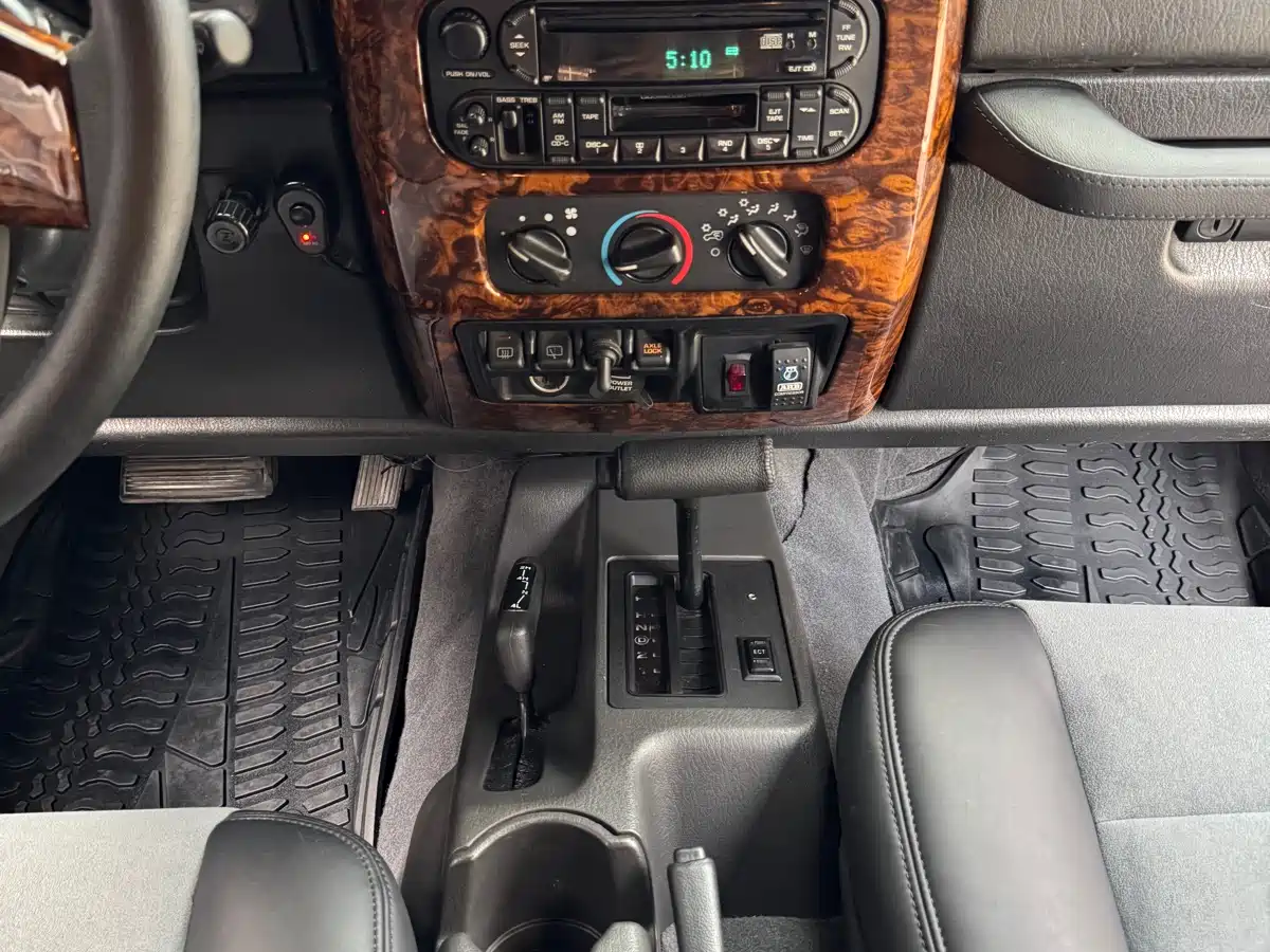 Photo 22 - Jeep Wrangler