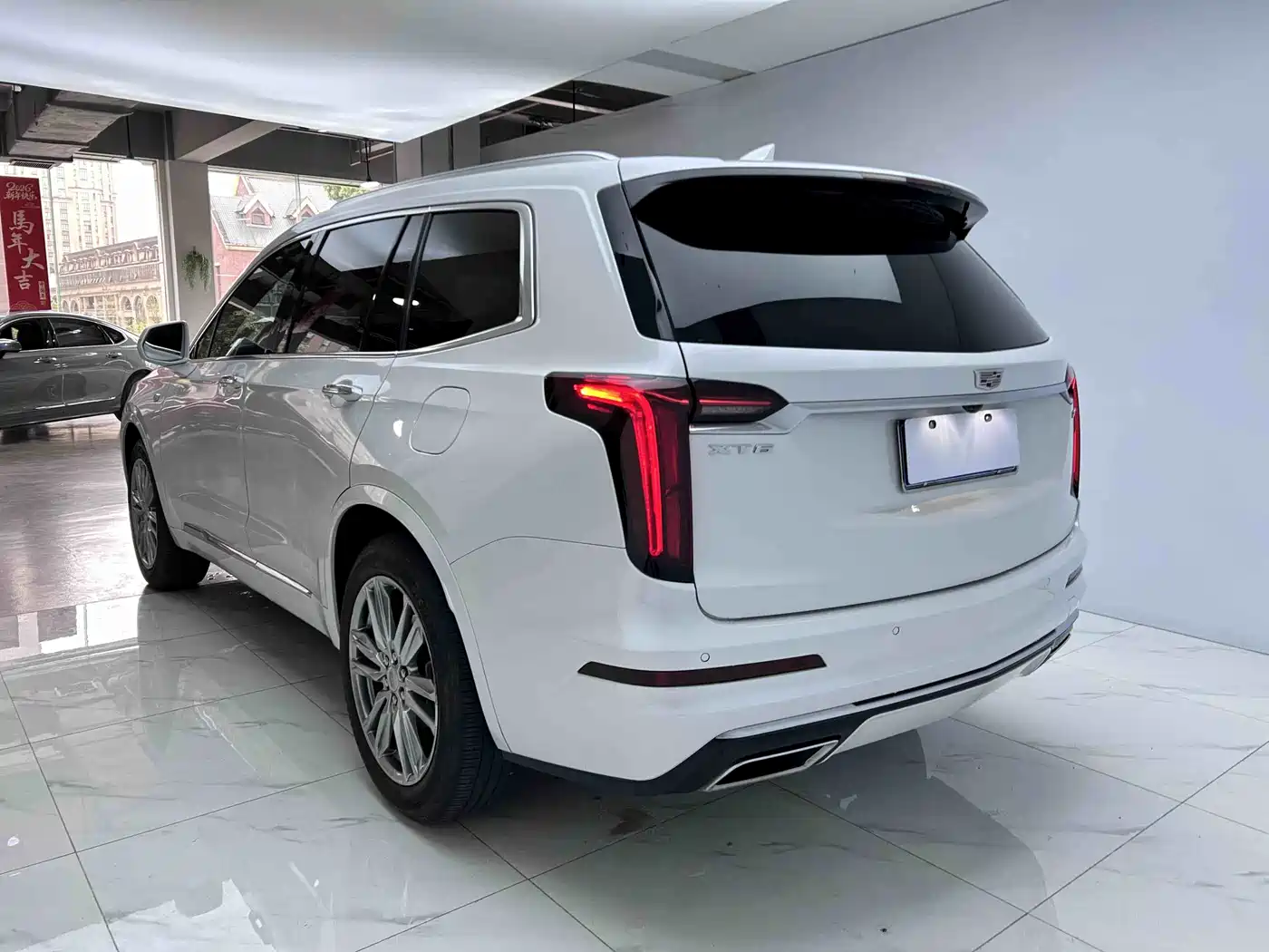 CADILLAC XT6