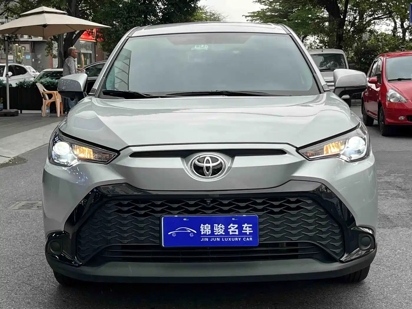 Toyota Frontlander 2023 2.0L CVT Elite Edition фото 2