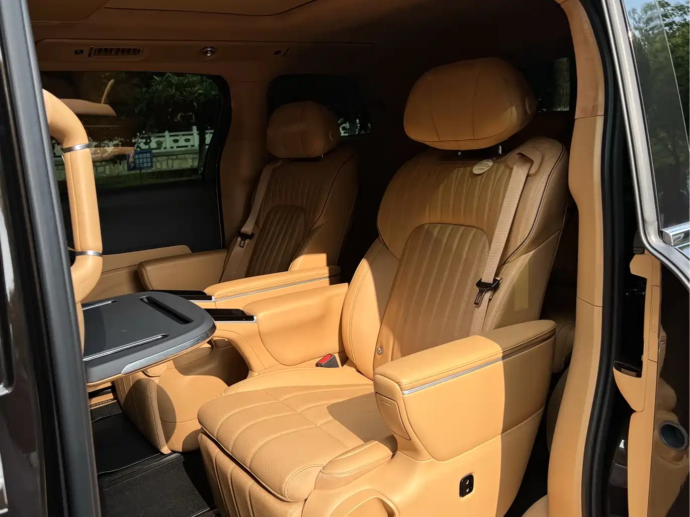 Voyah Auto Voyah Dreamer 2025 PHEV AWD Flagship Kunpeng Edition фото 20