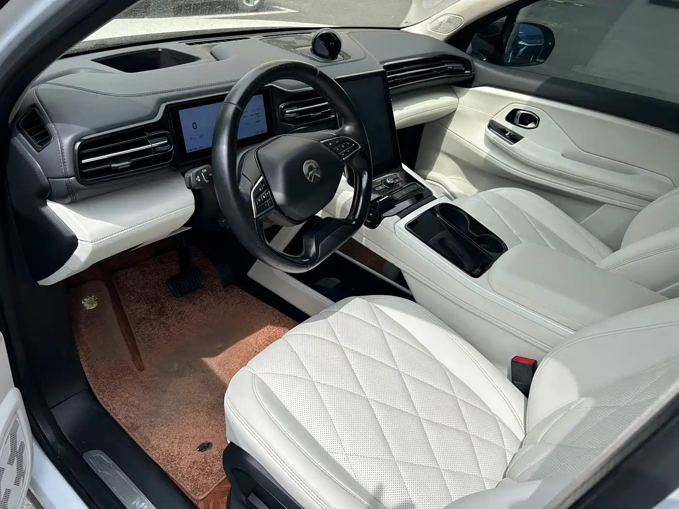 NIO ES8 2019 2018 Founder Edition
