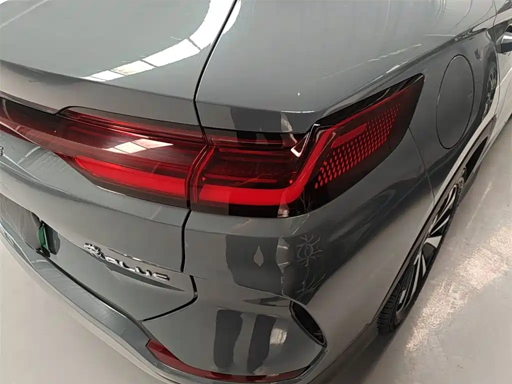 BYD Song PLUS PHEV 2024 Glory Edition DM-i 110km Flagship PLUS фото 8