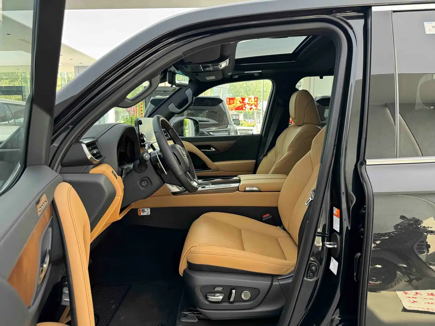 Lexus LX 2025 700h Boundary Edition фото 5