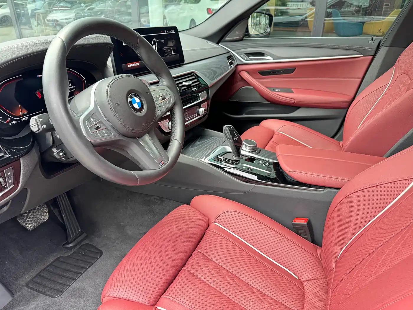 BMW 5 Series 2023 530Li Premium M Sport Package фото 16