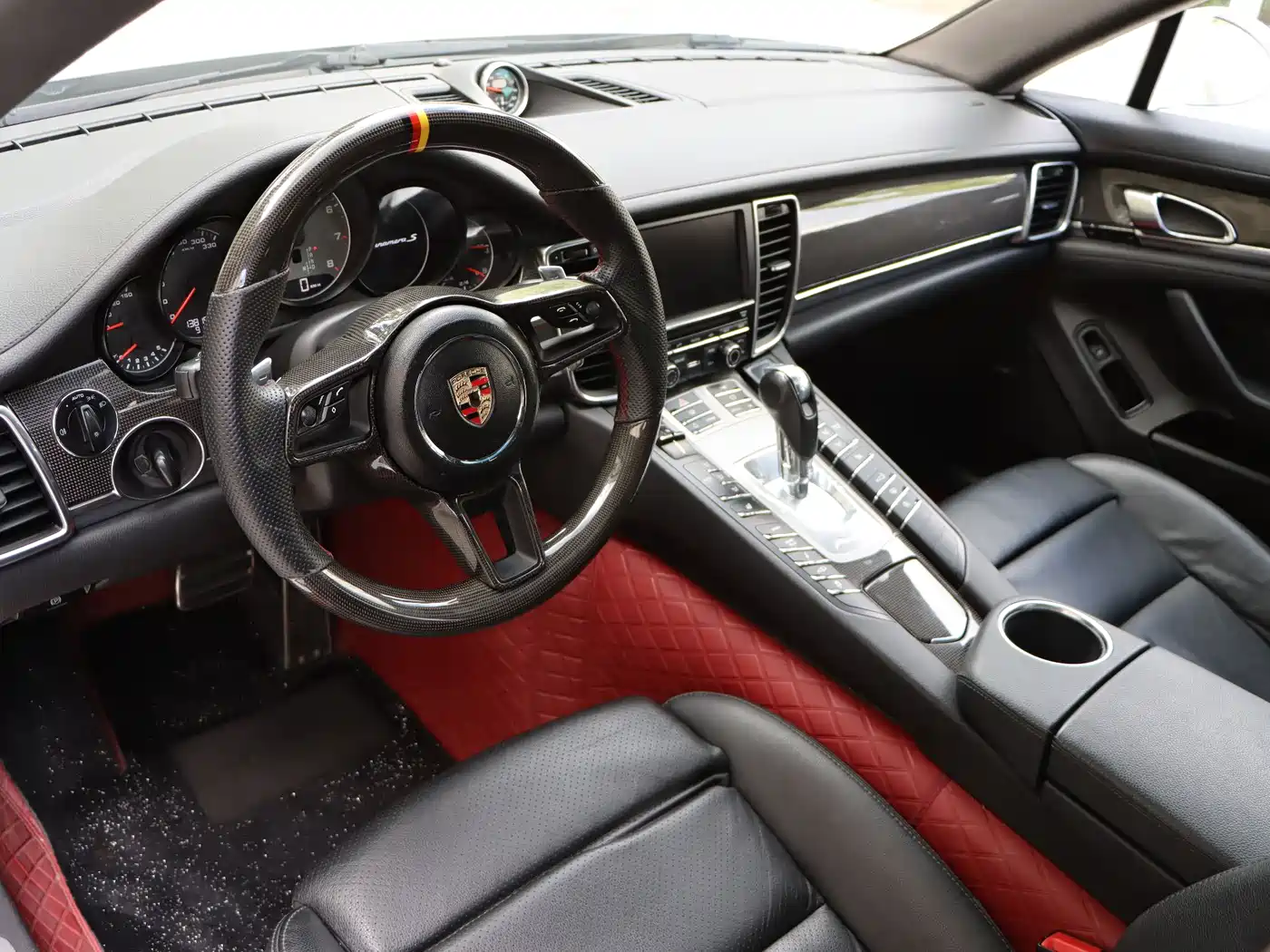 Porsche Panamera 2010 Model Panamera S 4.8L фото 20