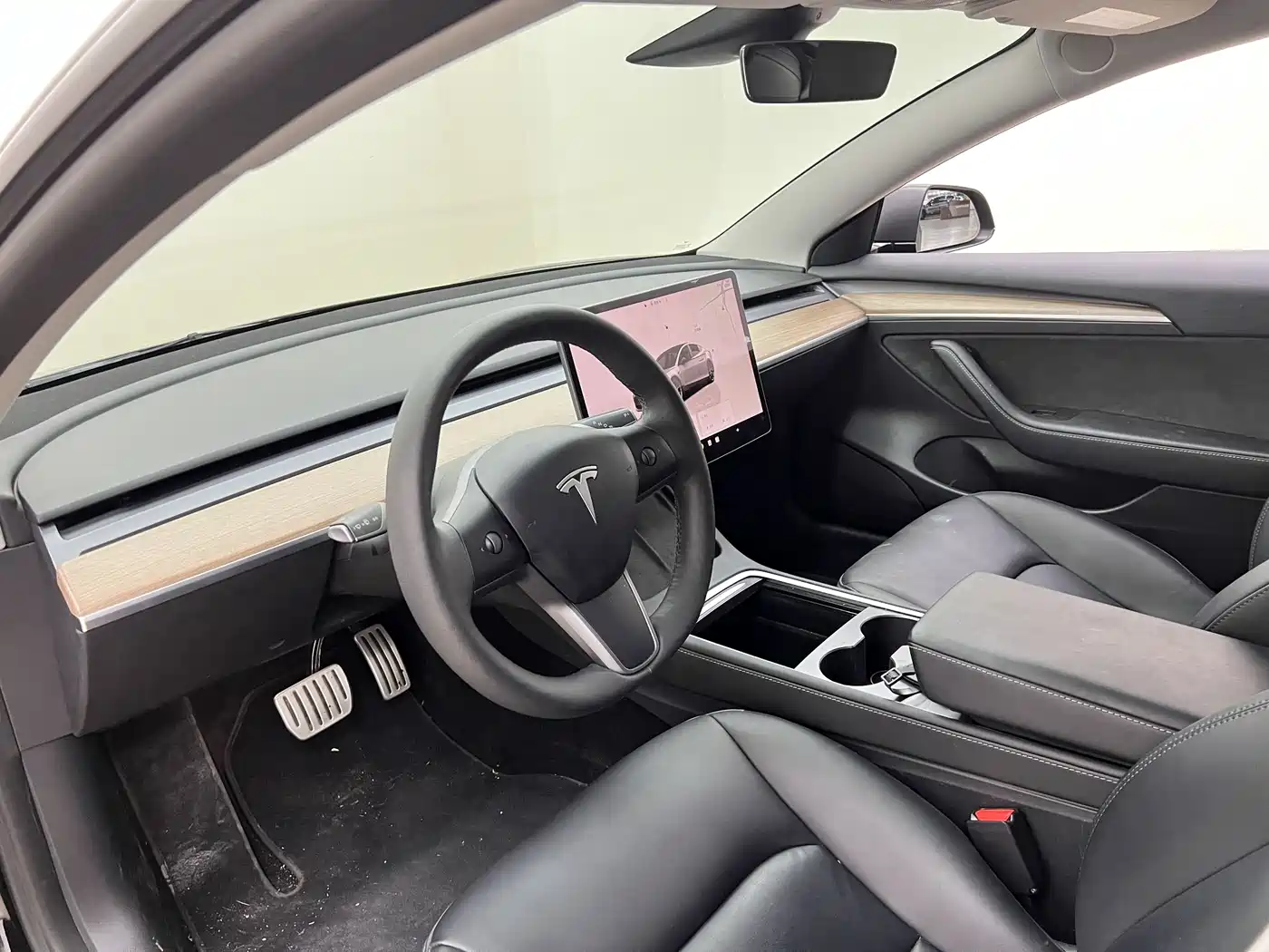 Фото 16 - Tesla Model 3