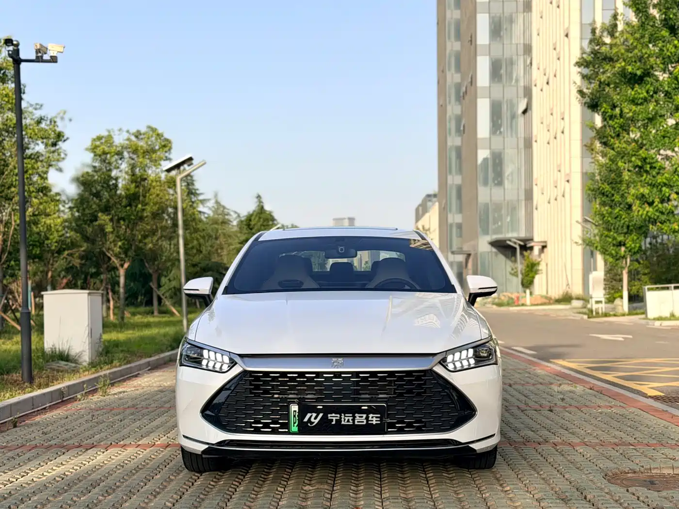 BYD Qin PLUS 2023 Champion Edition DM-i 55KM Surpassing фото 2