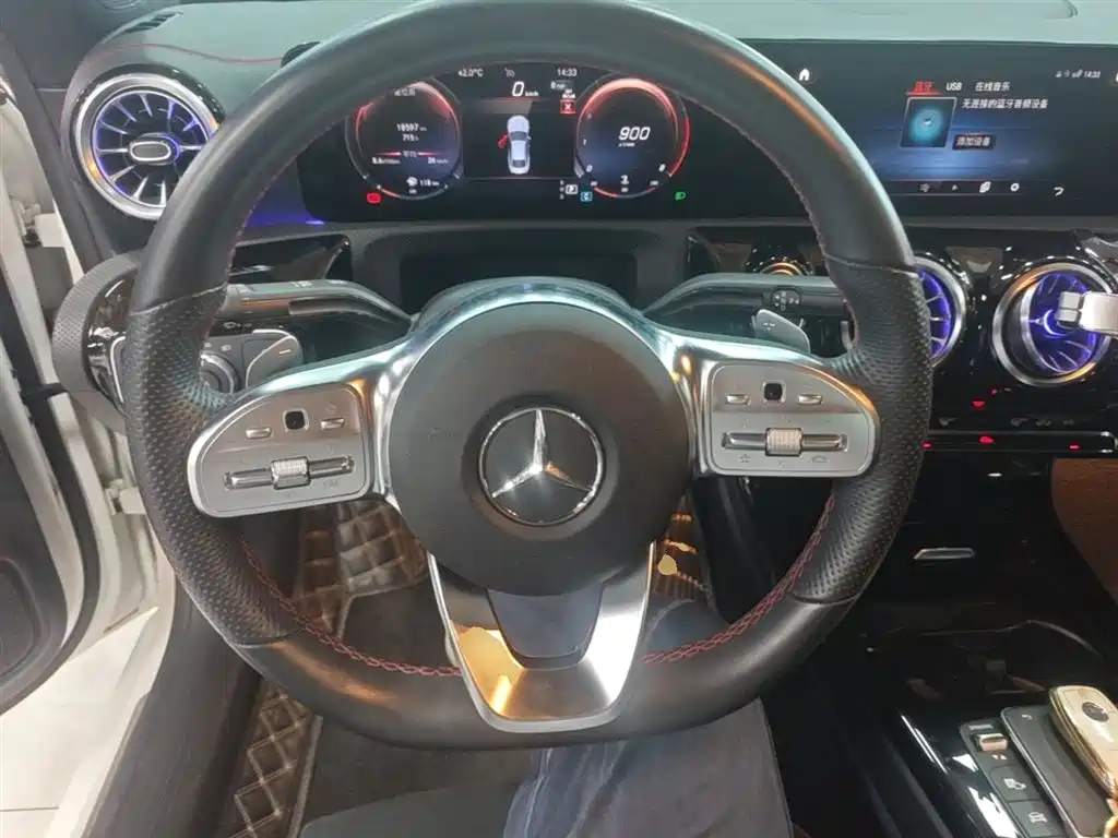 Mercedes-Benz CLA (Import) 2023 CLA 200 фото 11