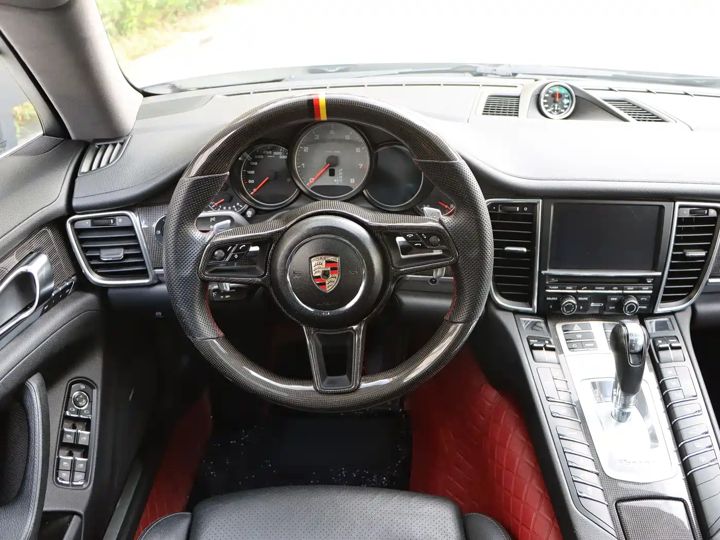 Porsche Panamera 2010 Model Panamera S 4.8L фото 11