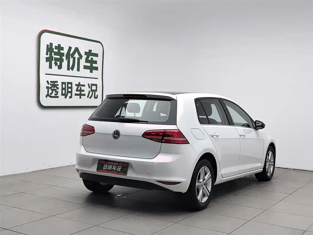 Volkswagen Golf 2016 1.6L Automatic Comfort фото 2