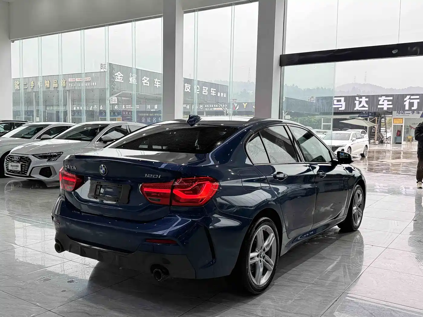 BMW 1 Series 2021 Facelift 120i M Sport Shadow Edition фото 4