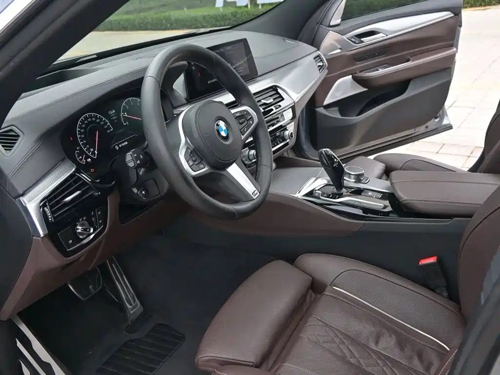 BMW 6 Series GT 2019 630i M Sport Grand Tourer Edition фото 10