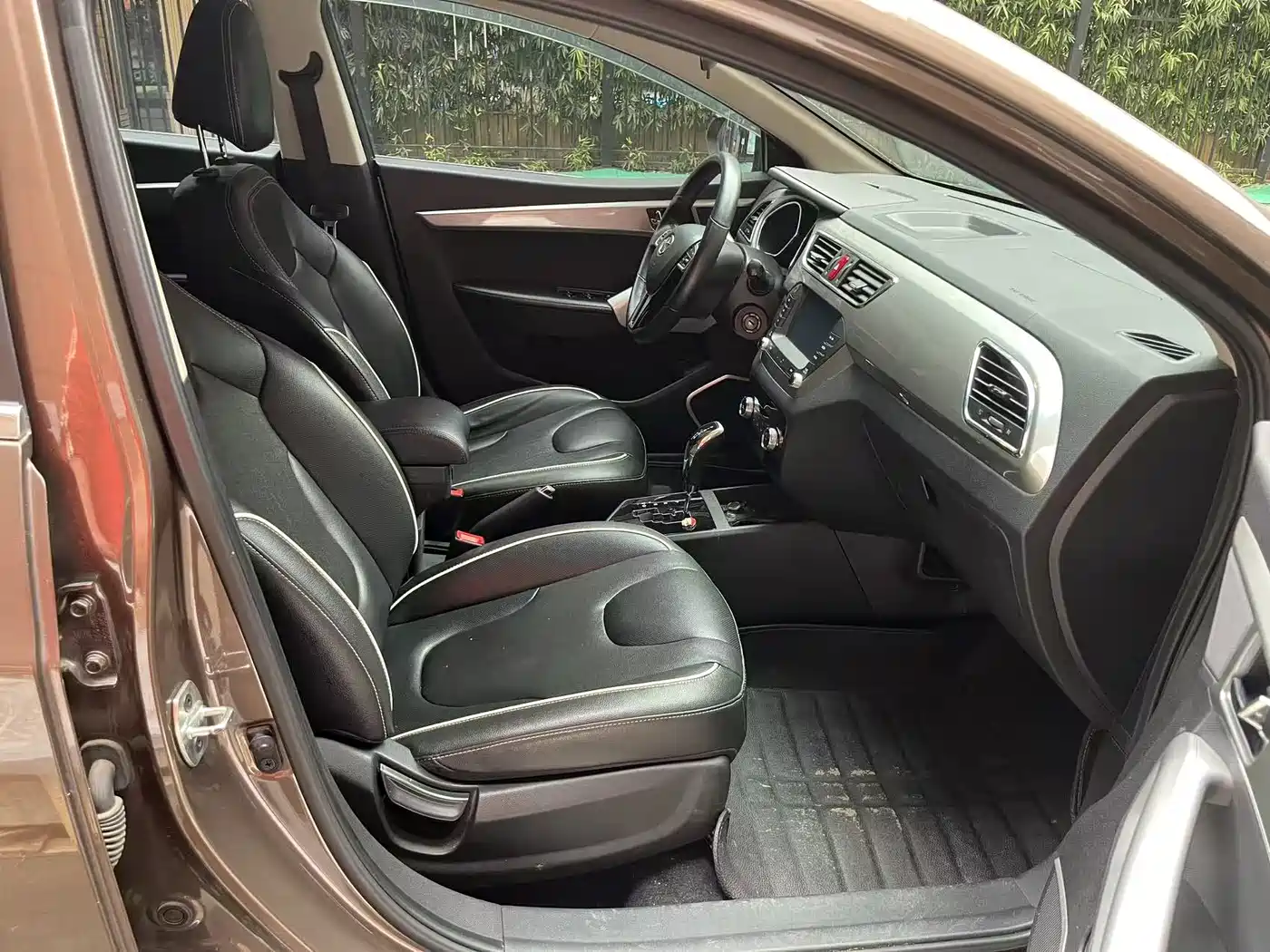 JAC Motors Refine S2 2015 2015 1.5L CVT Luxury Smart