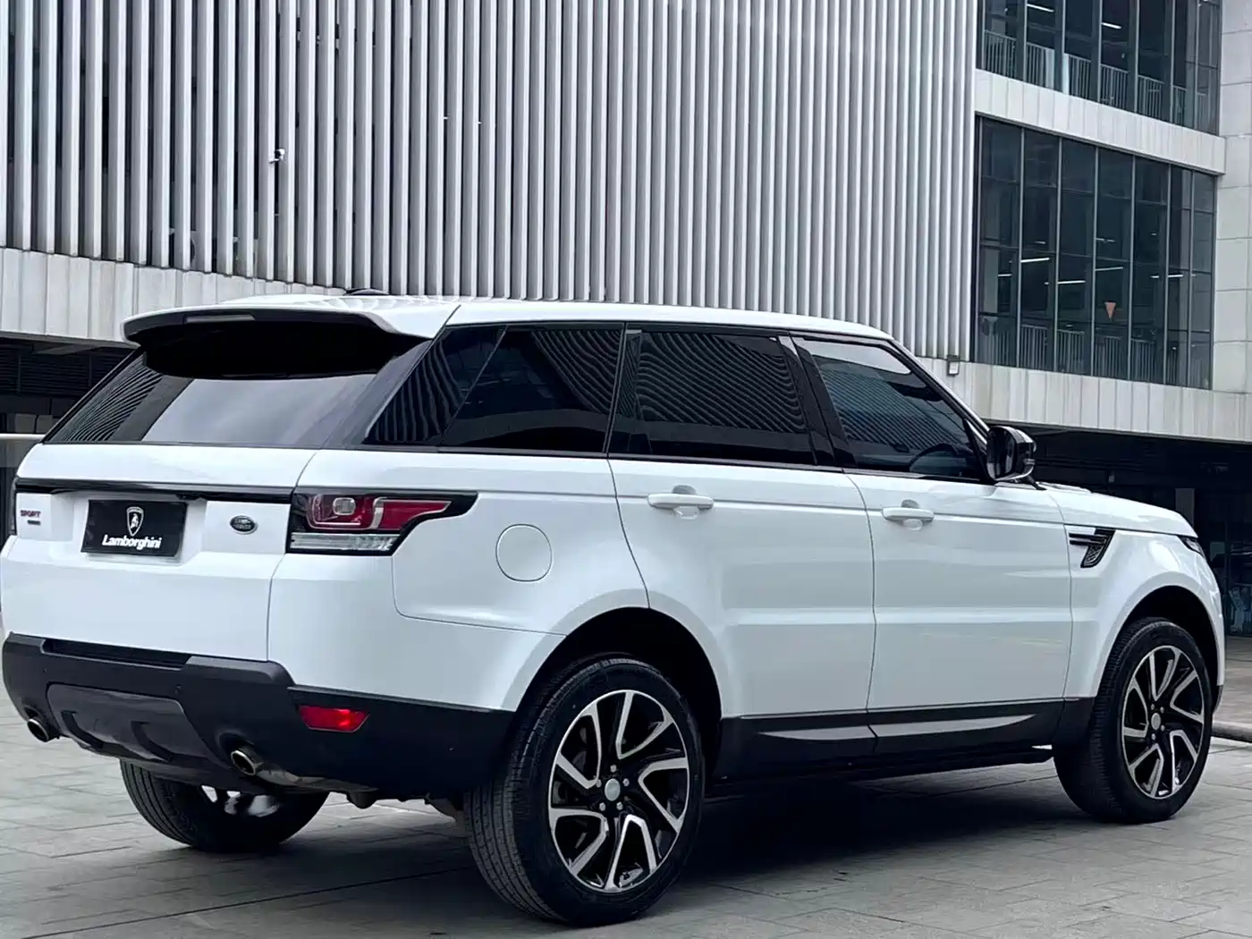 Land Rover Range Rover Sport 2016 Model 3.0 SDV6 HSE DYNAMIC фото 10