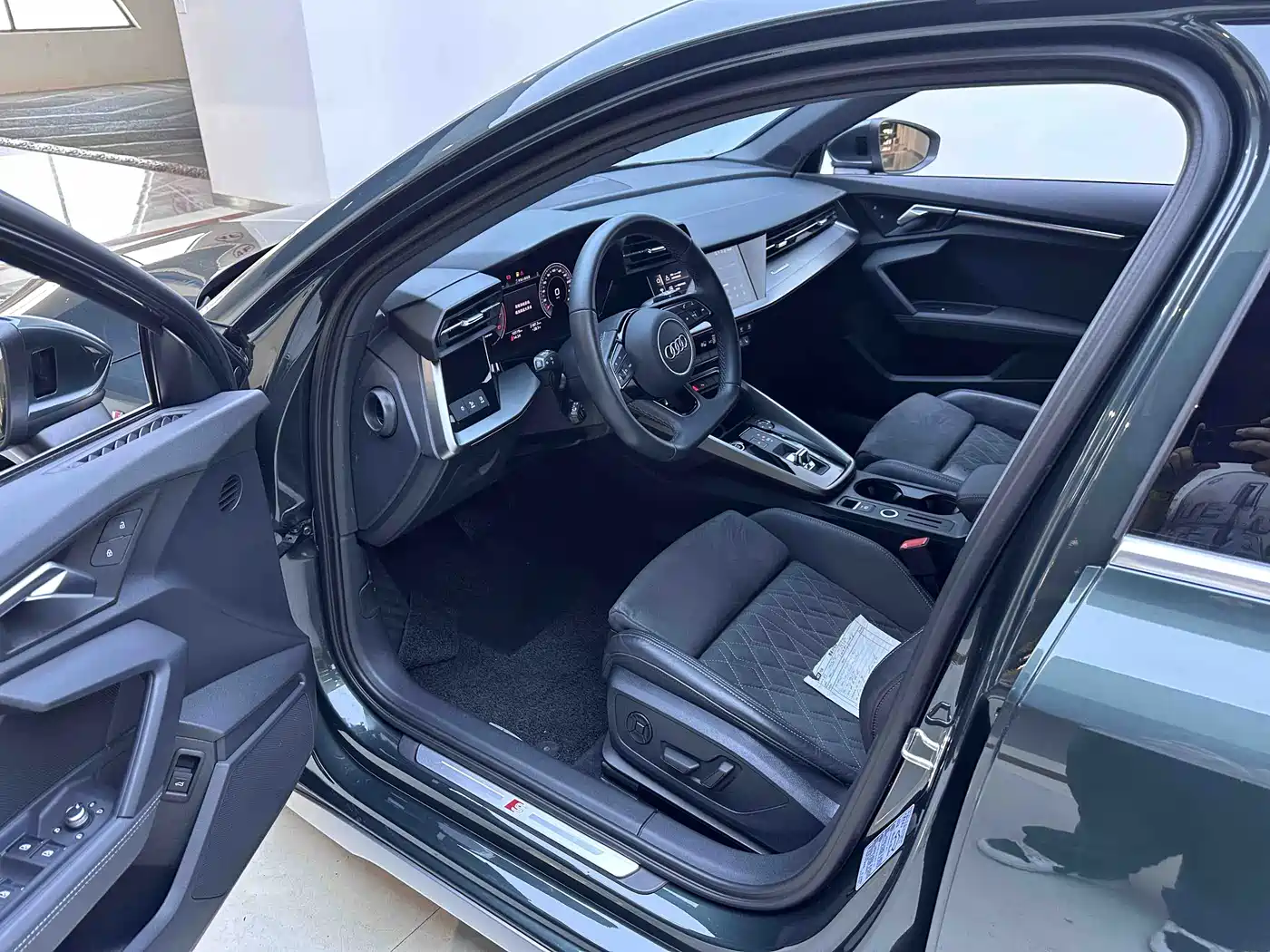 Audi A3 2023 Facelift Sportback 35 TFSI Luxury Sport фото 9