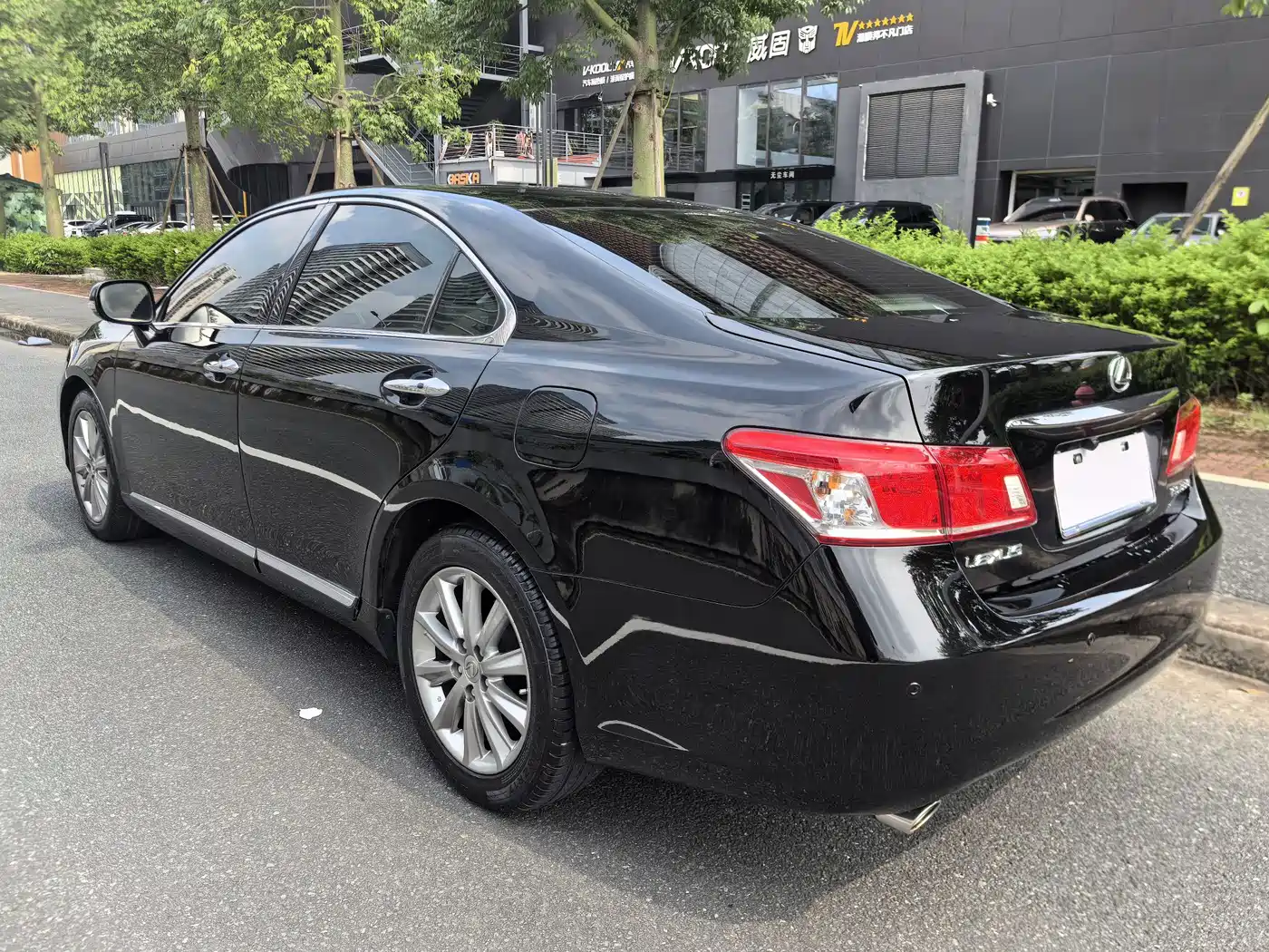 Фото 4 - Lexus ES