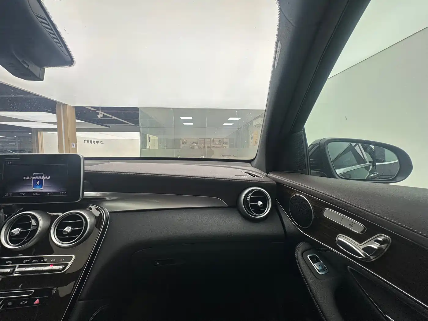 Mercedes-Benz GLC 2019 Facelift GLC 260 L 4MATIC Luxury фото 20
