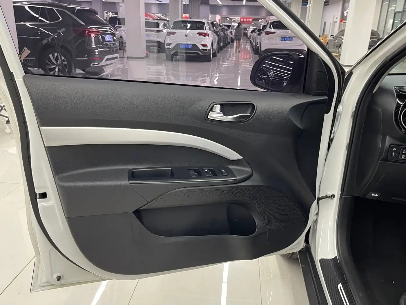 Kia KX1 2021 1.4L CVT Sunroof Version фото 8
