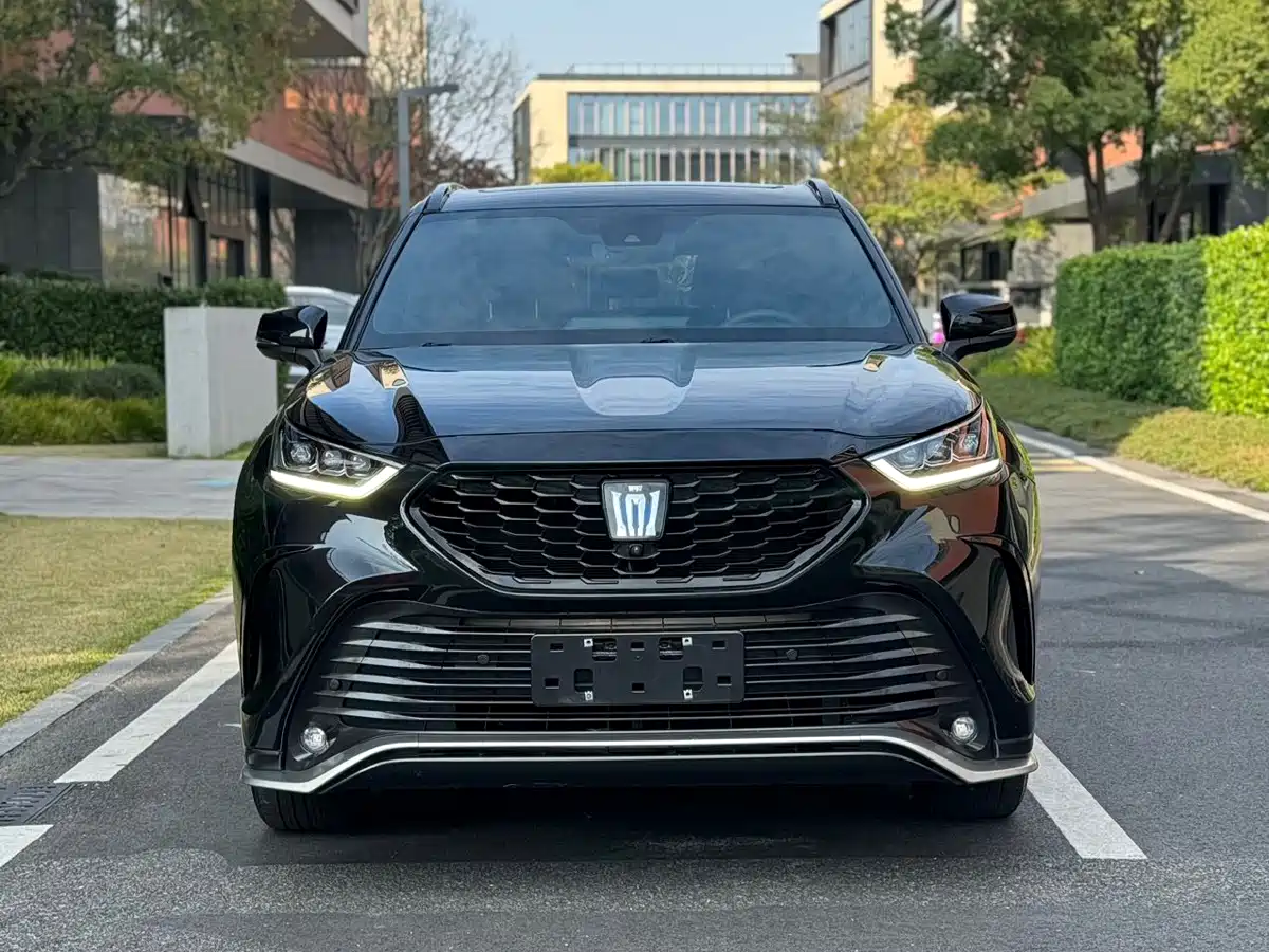 Toyota Crown Kluger 2021 2.5L HEV 4WD Premium фото 2
