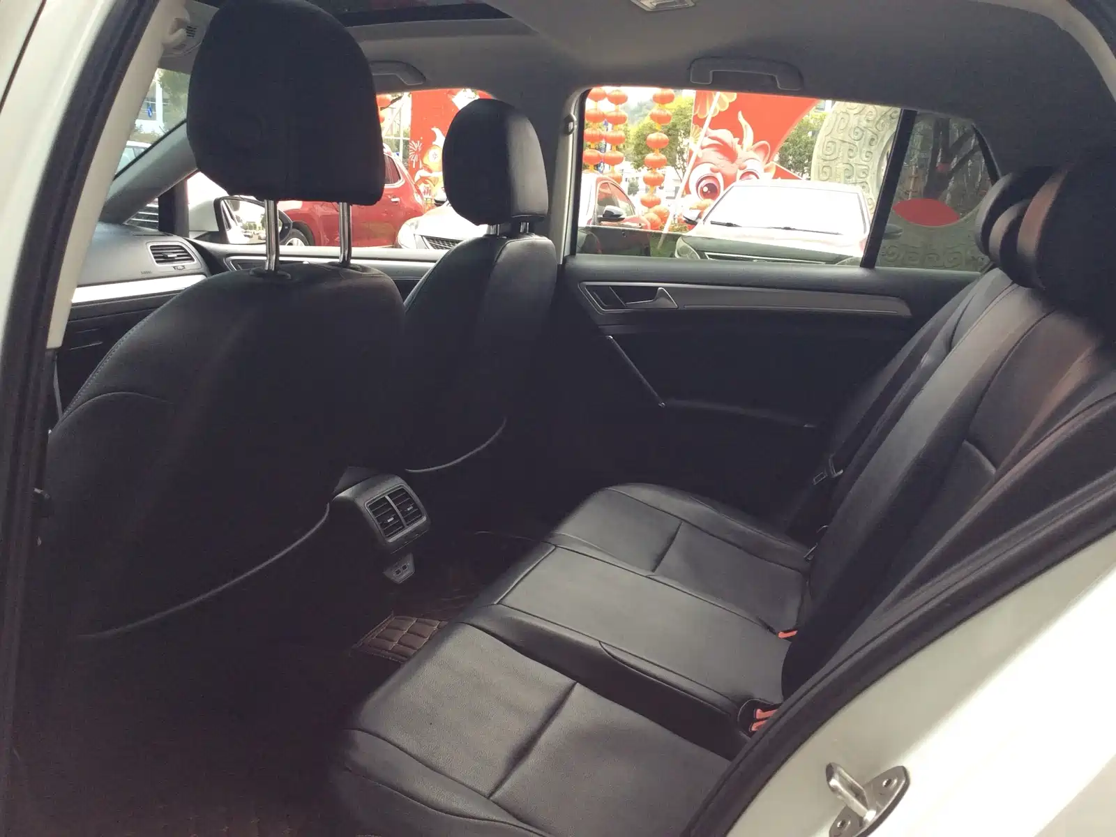 Фото 7 - Volkswagen Golf