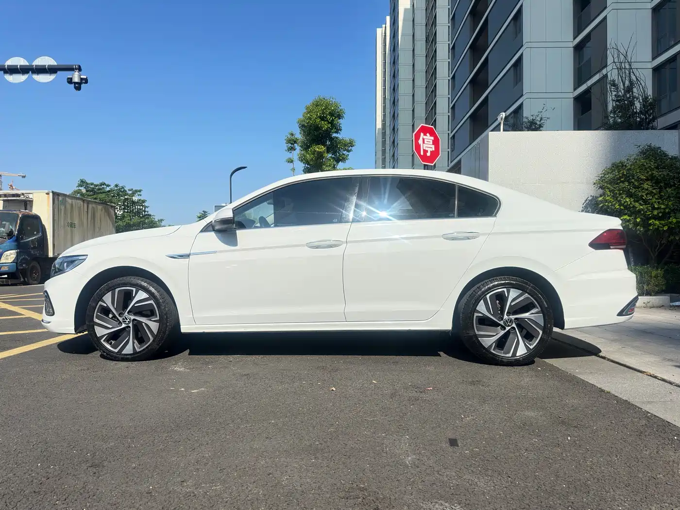 Volkswagen Bora 2023 280TSI DSG Prestige Edition фото 8