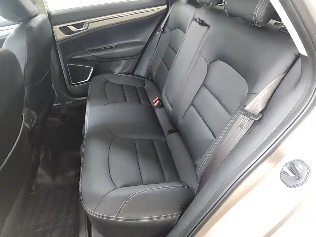Photo 17 - Geely Emgrand GL