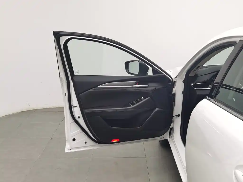 Photo 8 - Mazda Atenza