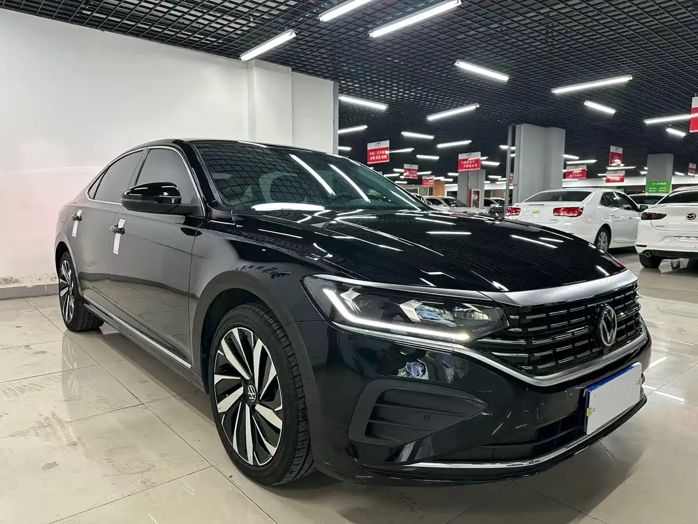 Volkswagen Passat 2024 380TSI Elite Edition фото 3