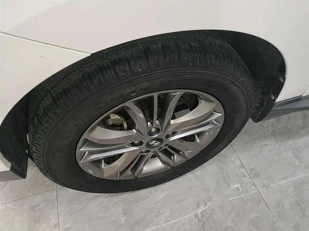 Hyundai Beijing Hyundai ix35 2015 2.0L Automatic 2WD Smart Type China IV фото 23