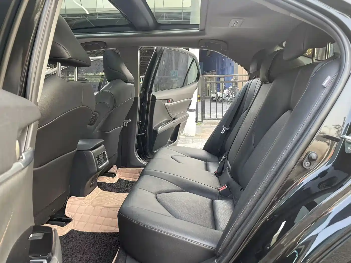 Toyota Camry 2023 2.5G Luxury Edition фото 5