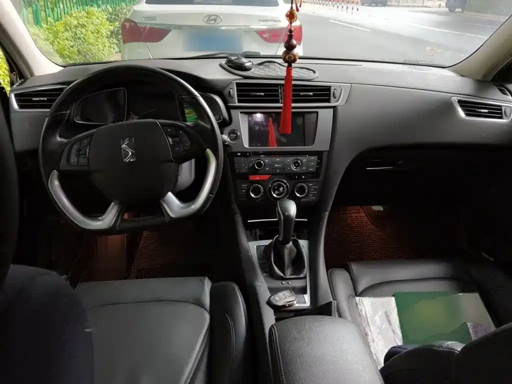 DS 5LS 2015 2014 1.6T Luxury THP160