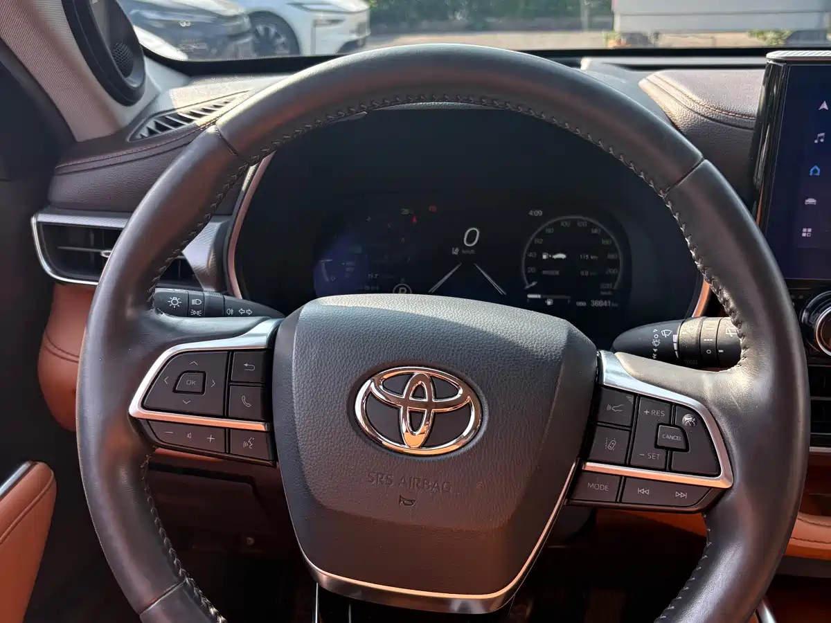 Toyota Highlander 2022 380T All-Wheel Drive Ultimate 7-Seater фото 9