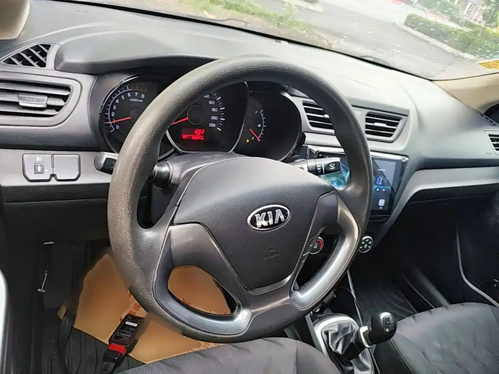 Kia K2 2017 2015 Sedan 1.4L MT GLS
