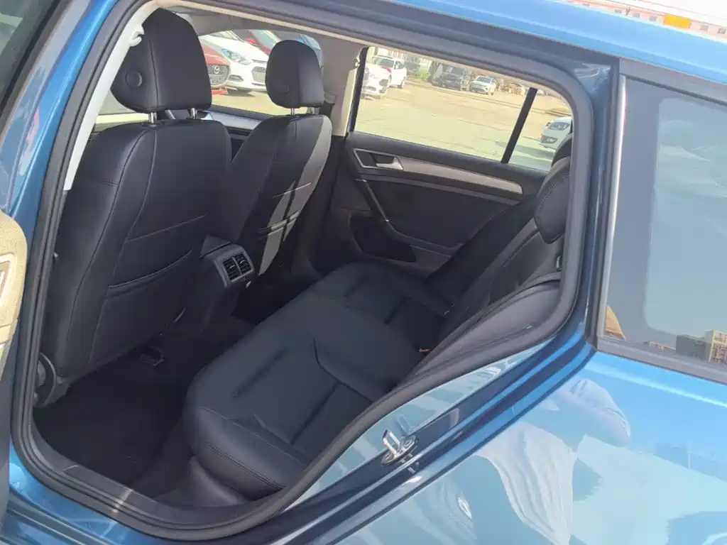 صورة 17 - Volkswagen Golf (Import)