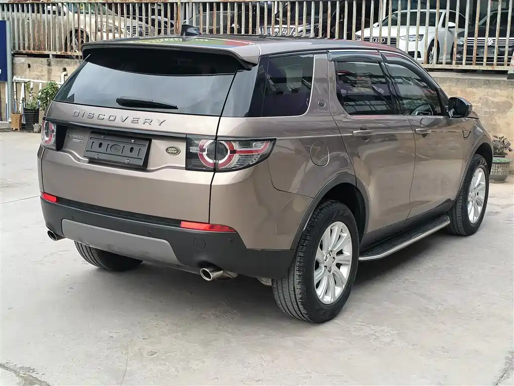 Land Rover Discovery Sport 2017 2.0T SE фото 8