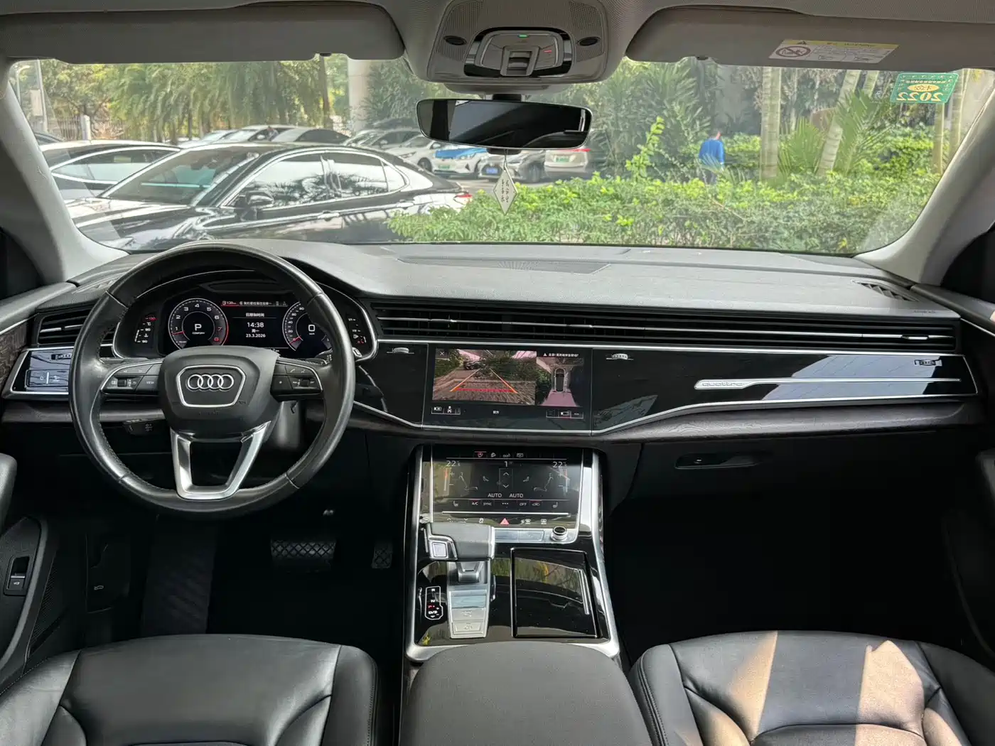 AUDI Q8