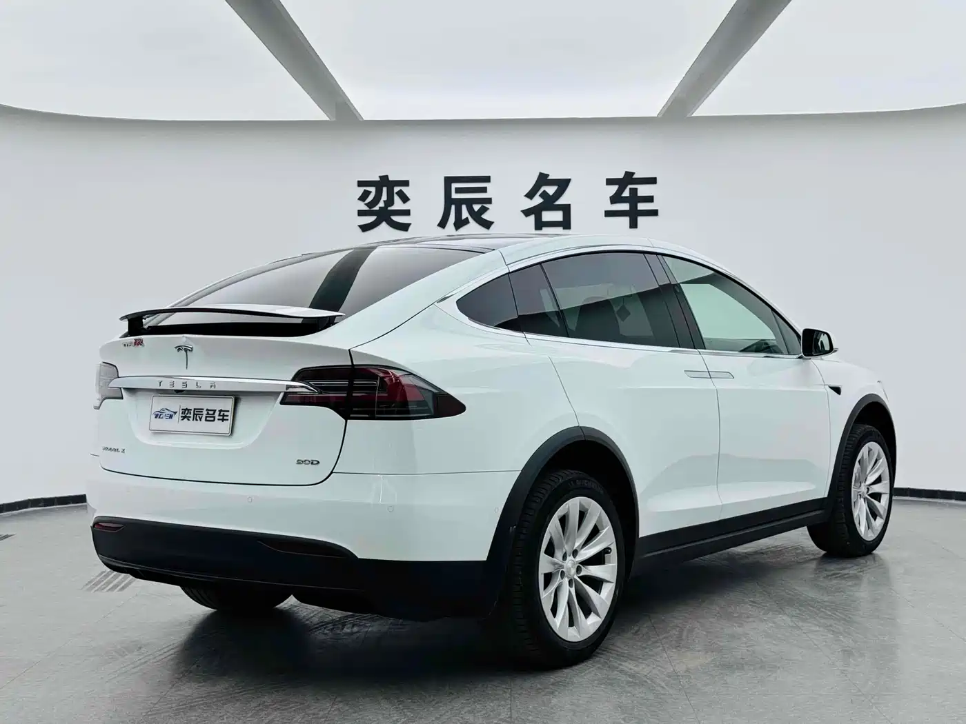 TESLA MODEL X