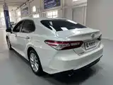 Фото 6 - Toyota Camry