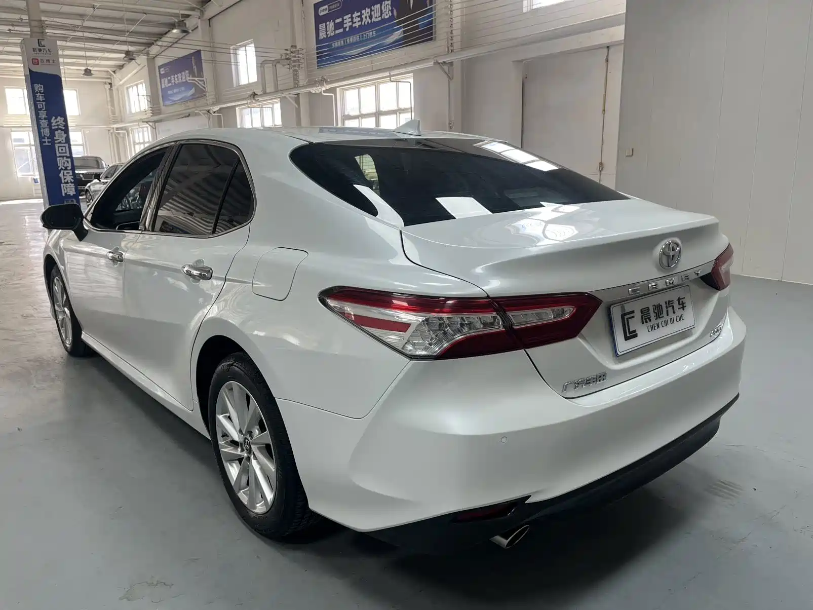 Фото 6 - Toyota Camry