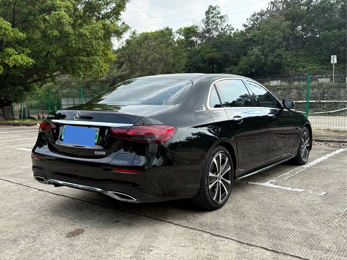 Mercedes-Benz E-Class New Energy 2022 Facelift II E 350 e L Plug-in Hybrid Sports Sedan фото 16