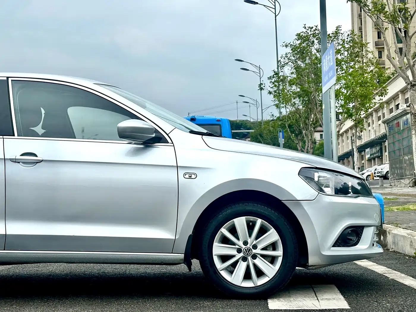 Volkswagen Jetta 2015 1.6L Automatic Luxury фото 9