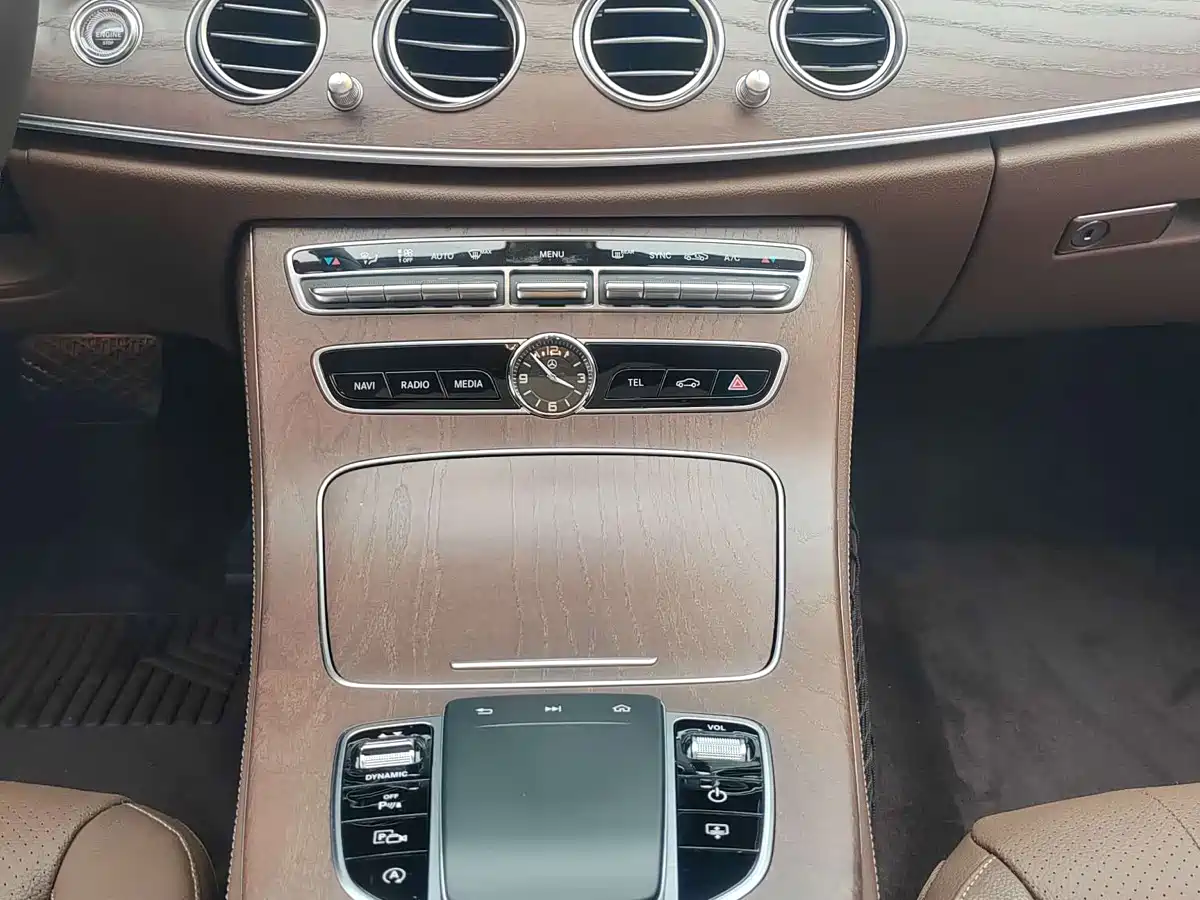 Mercedes-Benz E-Class 2020 E 300 L Luxury Model фото 8