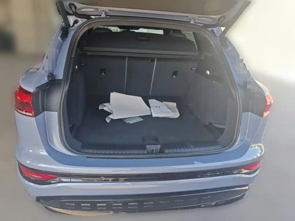 Фото 24 - Audi Q6L e-tron