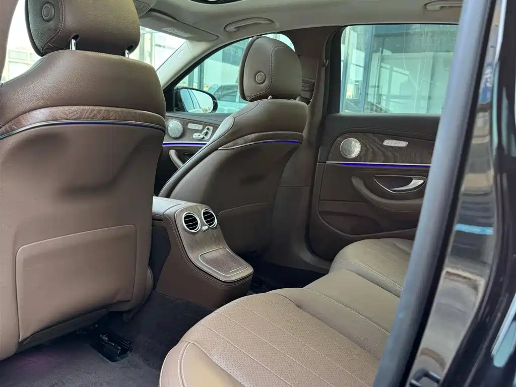 Mercedes-Benz E-Class 2023 E 300 L Fashion фото 10