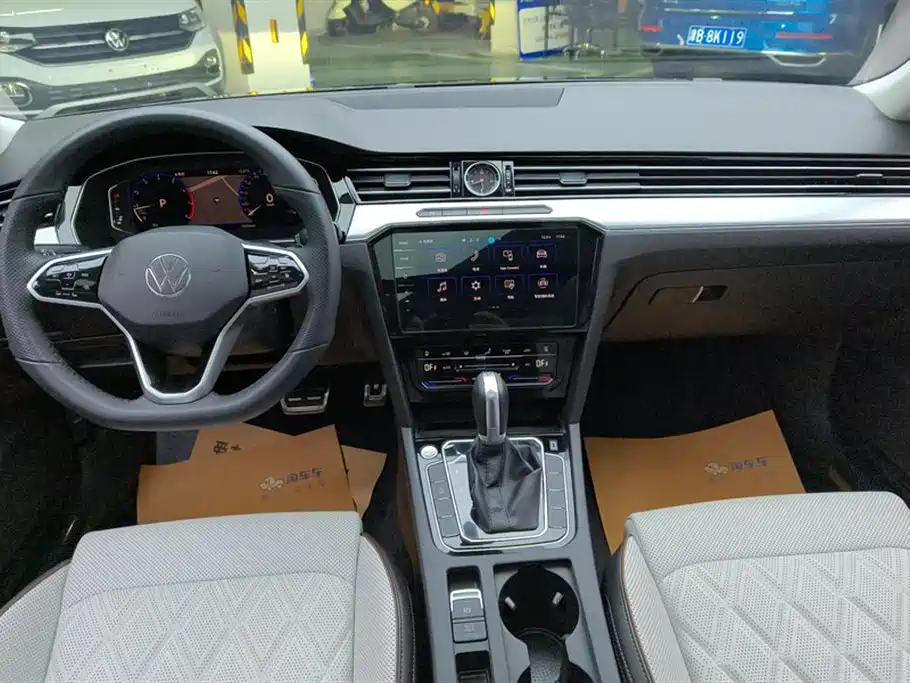 Volkswagen Magotan 2025 Popular Edition 330TSI DSG Luxury фото 12