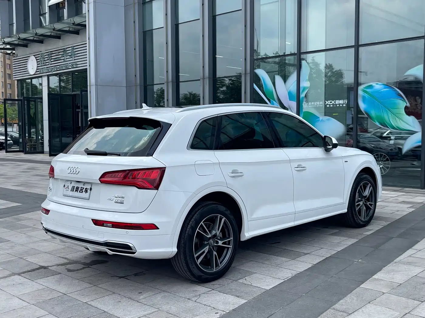 Audi Q5L 2020 Facelift 40 TFSI Honor Fashion фото 4