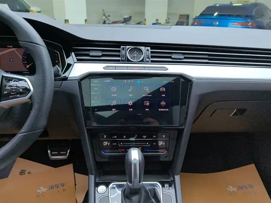 Volkswagen Magotan 2025 Popular Edition 330TSI DSG Luxury фото 13