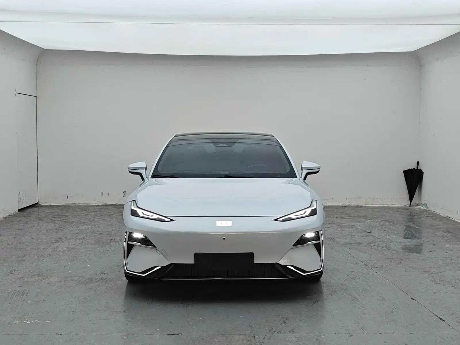 Фото 2 - Geely Galaxy Galaxy E8