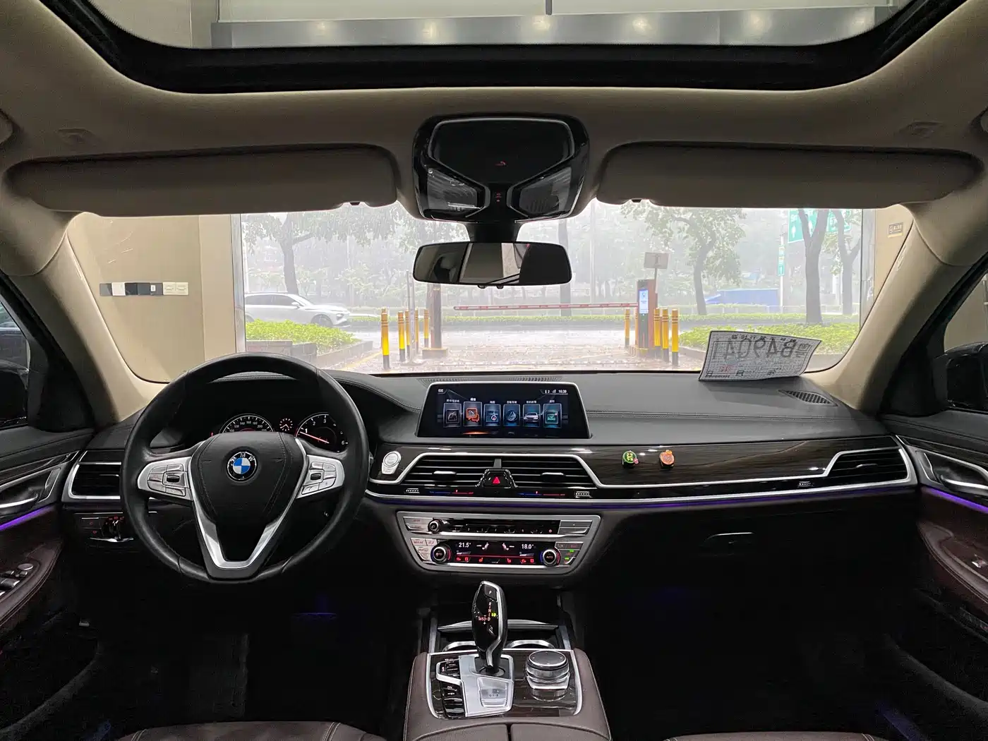 BMW 7 Series 2017 730Li Leading Edition фото 4